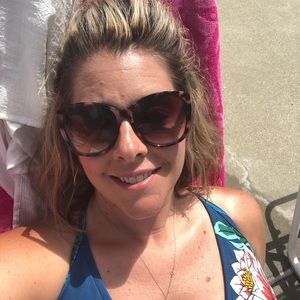 Meet your Posher, Molly